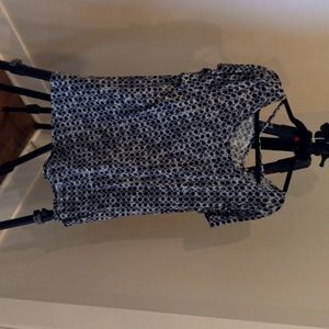 NWT XXL SS Geo peint black/white St. John's Bay top. Scrappy back detail.